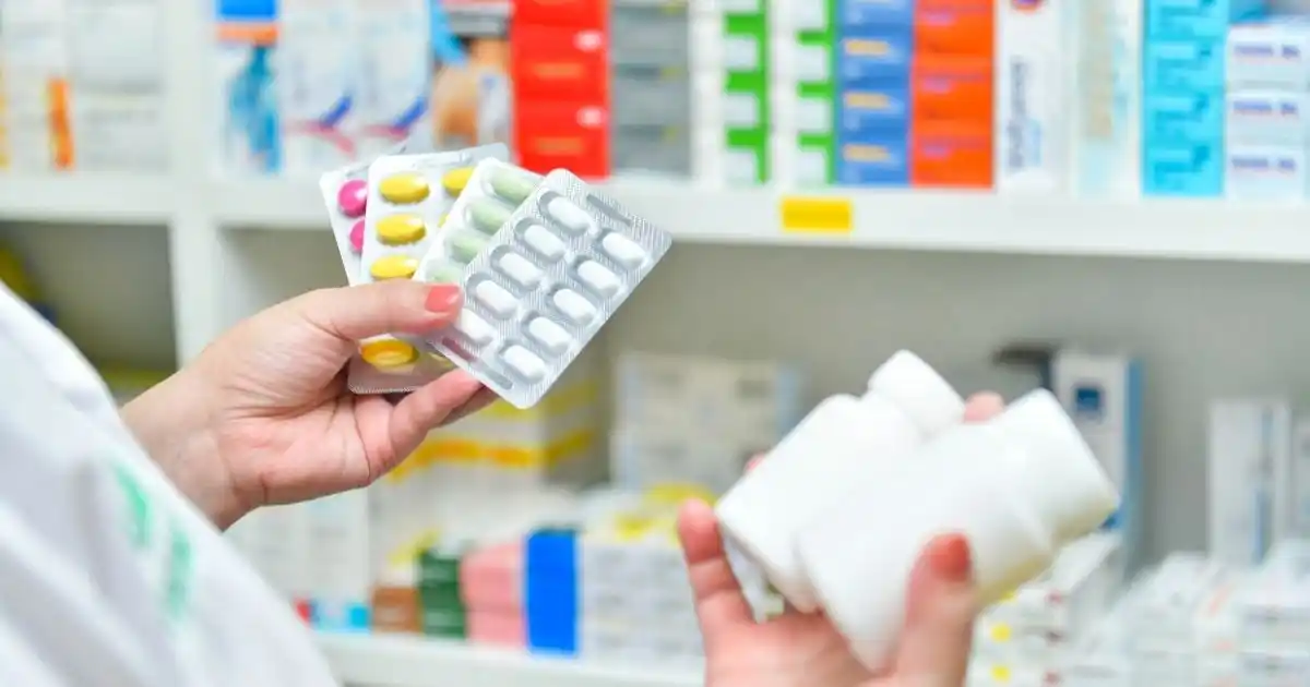 Opraz (Oméprazole) : Guide Complet 2026 par une Pharmacienne