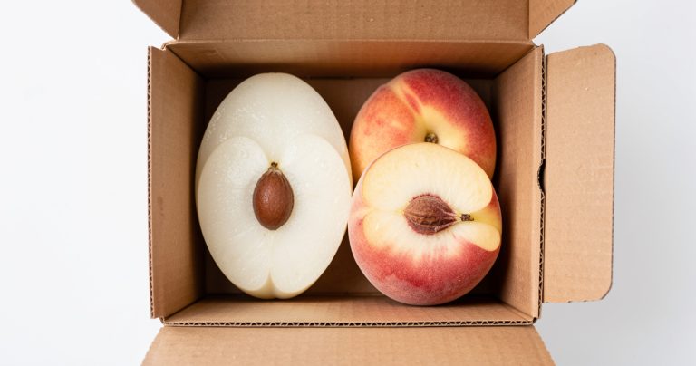 Pêches et nectarines Carrefour Bio : alerte contamination aux hydrocarbures